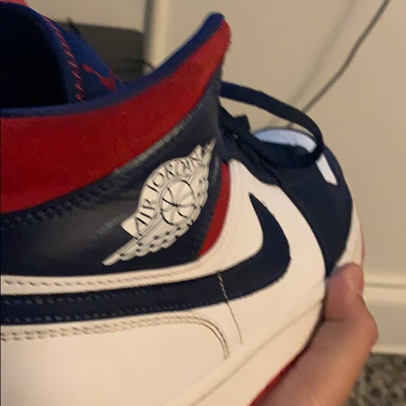 Jordan’s size 9 American - Picture 6 of 6